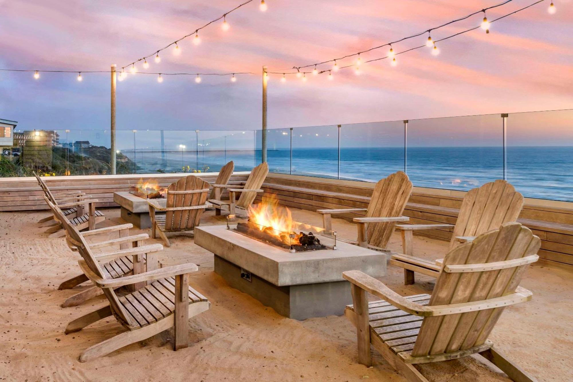 Elizabeth Oceanfront Suites, Ascend Hotel Collection Newport Exterior photo
