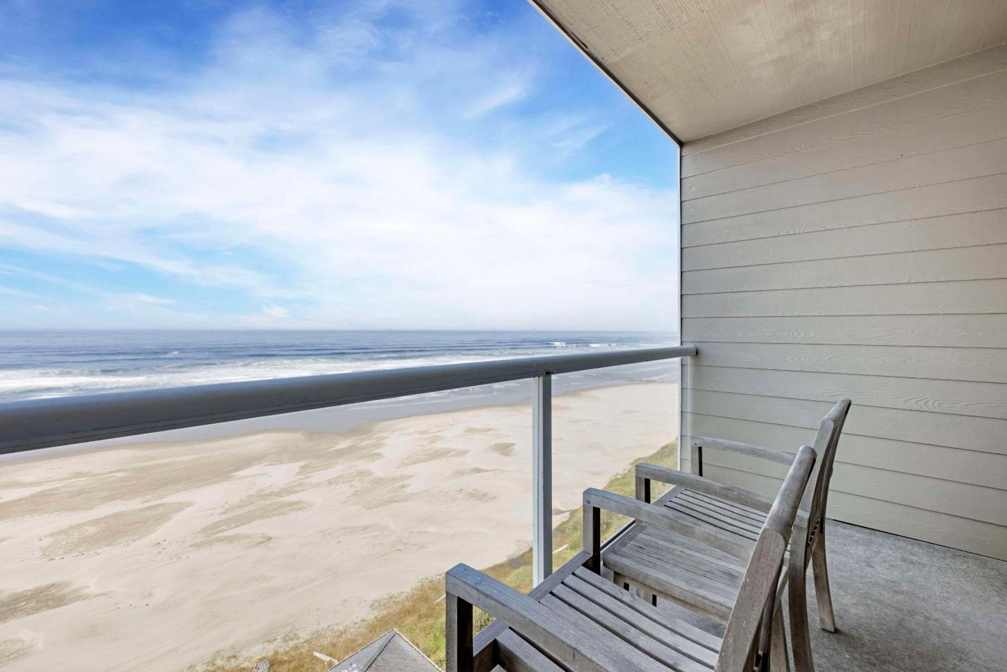 Elizabeth Oceanfront Suites, Ascend Hotel Collection Newport Exterior photo