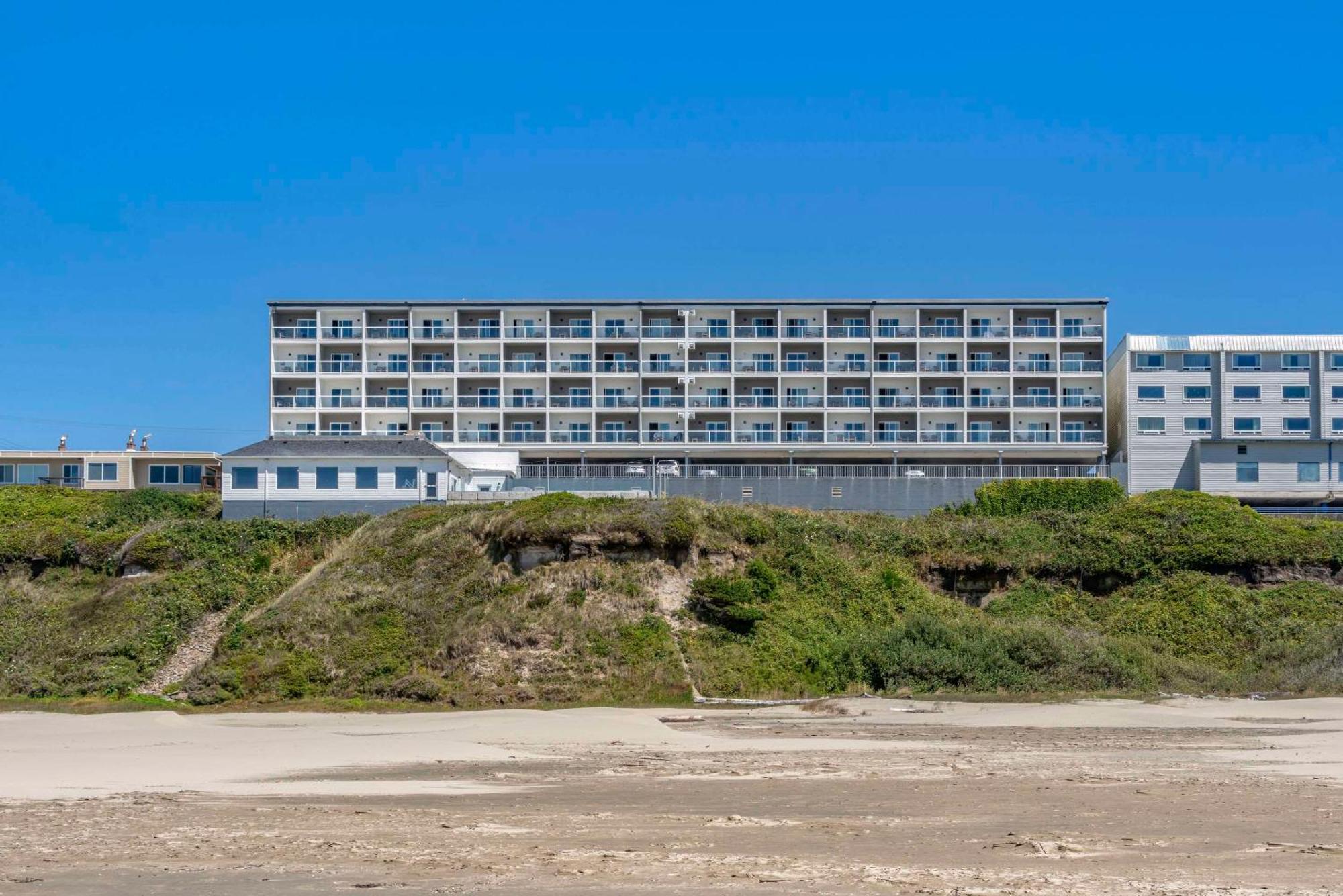 Elizabeth Oceanfront Suites, Ascend Hotel Collection Newport Exterior photo