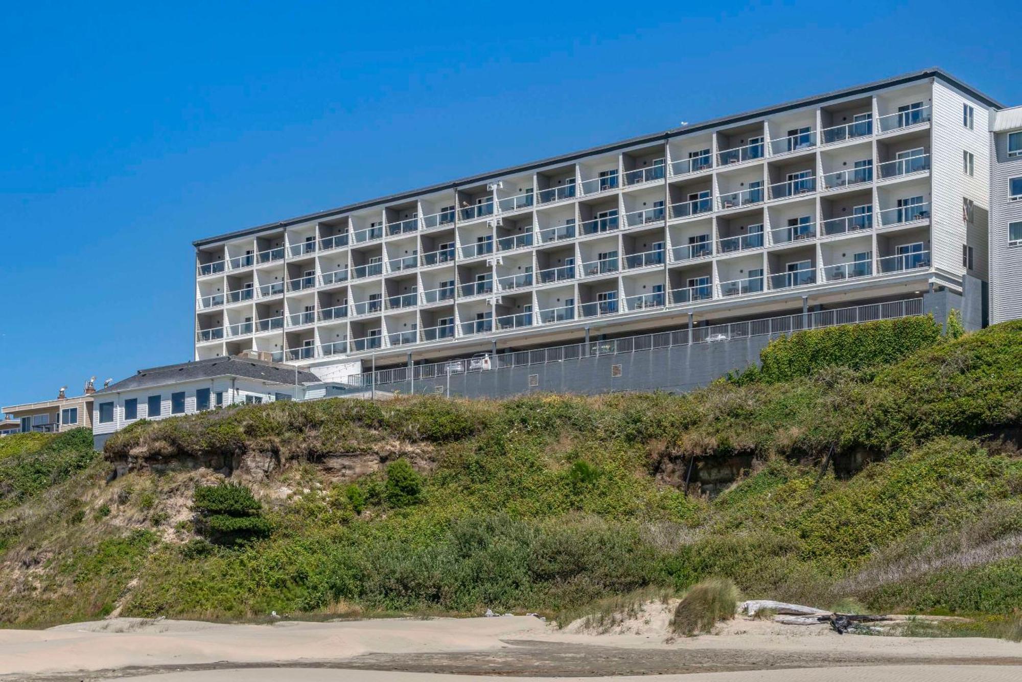 Elizabeth Oceanfront Suites, Ascend Hotel Collection Newport Exterior photo